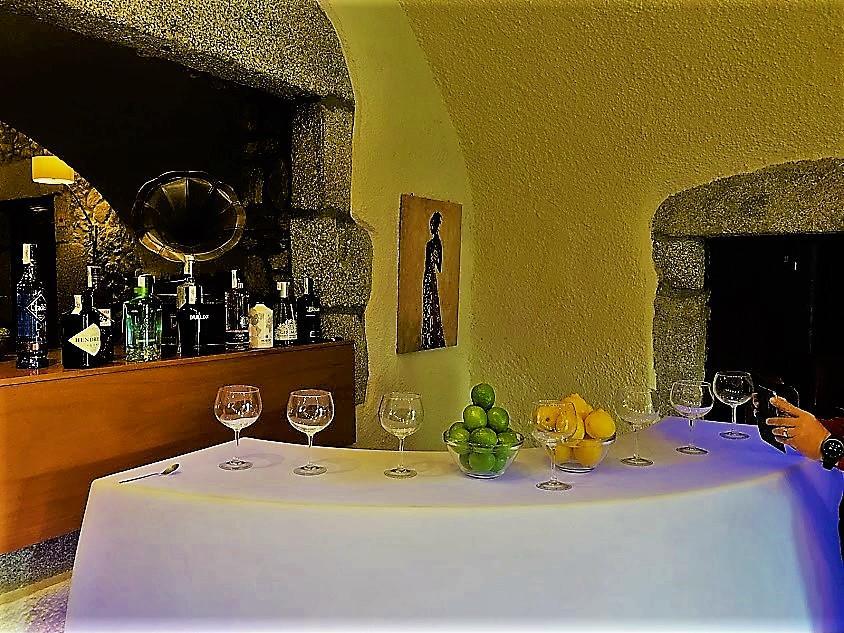 Maçanet de Cabrenys Hotel La Fonda Dels Pirineus מראה חיצוני תמונה