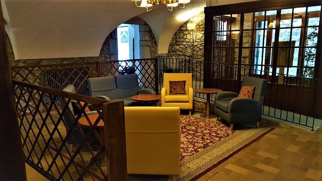 Maçanet de Cabrenys Hotel La Fonda Dels Pirineus מראה חיצוני תמונה